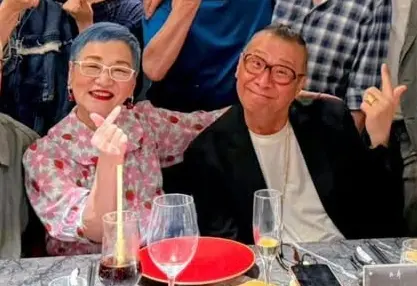 77歲張小燕退休近況曝光！合體凱渥創辦人洪偉明　40年友情引熱議