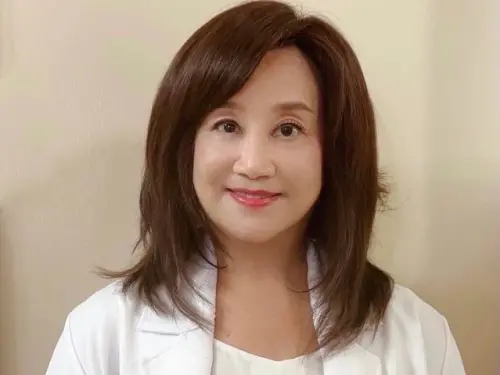 ▲許心華博士指出，高明見的故事不只是個人成就，更是台灣醫療從落後到躍進的縮影。（圖／翻攝畫面）