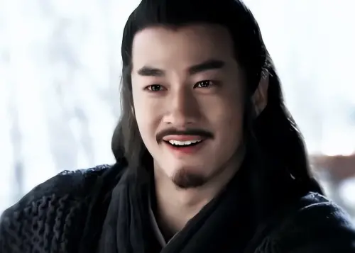 《逐玉》妝容挨批沒血性？何潤東霸王眉救援成功　霸氣全靠11公分