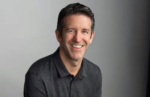 庫克時代結束！「純血蘋果老臣」特納斯接任　從硬體設計做到CEO