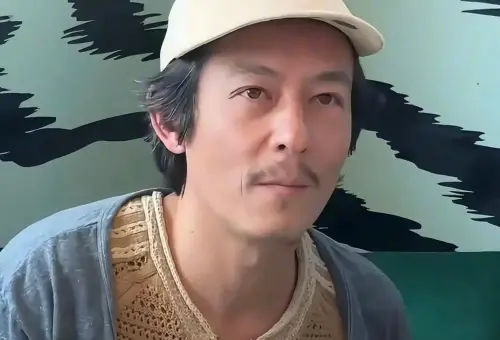 45歲陳冠希蒼老近況曝光！頭髮灰白、臉長斑點　撞臉68歲趙本山