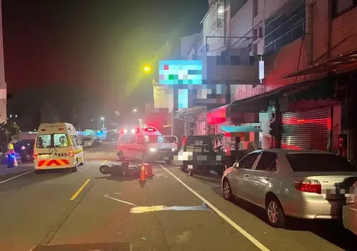 深夜拚命卻傳噩耗！台中外送員騎車突身體不適自摔　送醫救不回