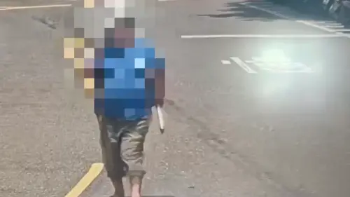 北市街頭「持30cm刀逛大街」醉男狂喊：有人要殺我！恐怖畫面曝光