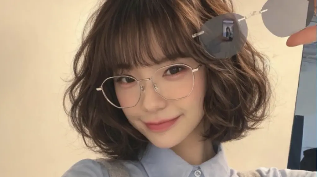 ▲中職球團「味全龍」韓籍啦啦隊女神李多慧（如圖）昨（20）日於社群分享短髮近照，大家驚訝以為李多慧真剪去了長髮，再細細一看才發現，原來是運用AI生成的美照，意外掀起近3萬粉絲熱議。（圖／翻攝自李多慧IG＠florescence._.2）