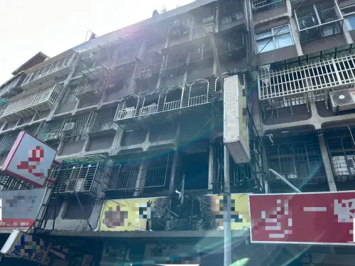 快訊／三重民宅驚傳大火！2F室外機「突起火狂燒」6旬女送醫不治