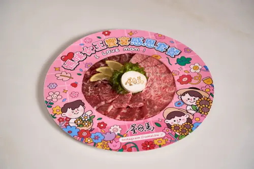 ▲屋馬燒肉母親節限定套餐，匯集日、美、澳三國頂級和牛，巴結升級。（圖／業者提供）