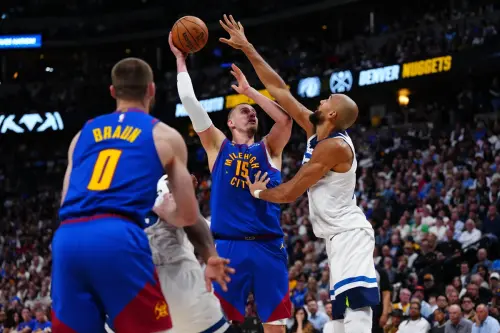 3屆MVP被4屆DPOY鎖死？約基奇末節低迷認了：戈貝爾防守確實很強