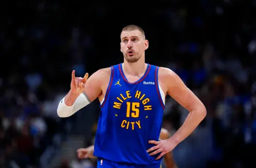 約基奇變成西蒙斯！追平球「甩鍋」給隊友　金塊主帥：應該自己投