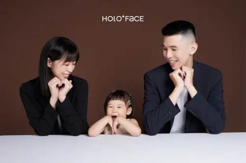 ▲台中福華跨界攜手全台最大攝影品牌 HOLO+FACE 推出母親節寵愛方案，為母親定格最美瞬間。（圖／業者提供）