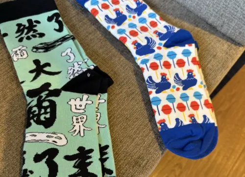 ▲二宮和也在社群發的襪子照是來自台灣品牌。（圖／X@nino_honmono）