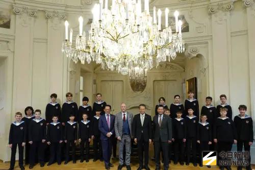 維也納少年合唱團如何與長榮航空牽上線？當年10歲男孩成關鍵