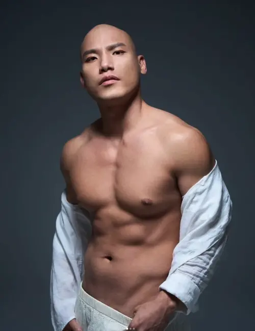 ▲男優曾強，將在《華語AV復興大作戰》中，展現驚人戰鬥力。（圖／SWAG 提供）