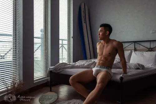 ▲實力派男優季耕，將於《華語AV復興大作戰》中展現即興對戰實力。（圖／SWAG 提供）