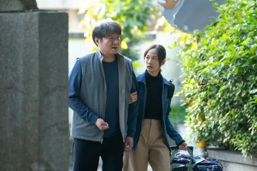 ▲簡嫚書（右）在《我的意外父母》中有不少感人對手戲。（圖／我的耐心有限公司提供）