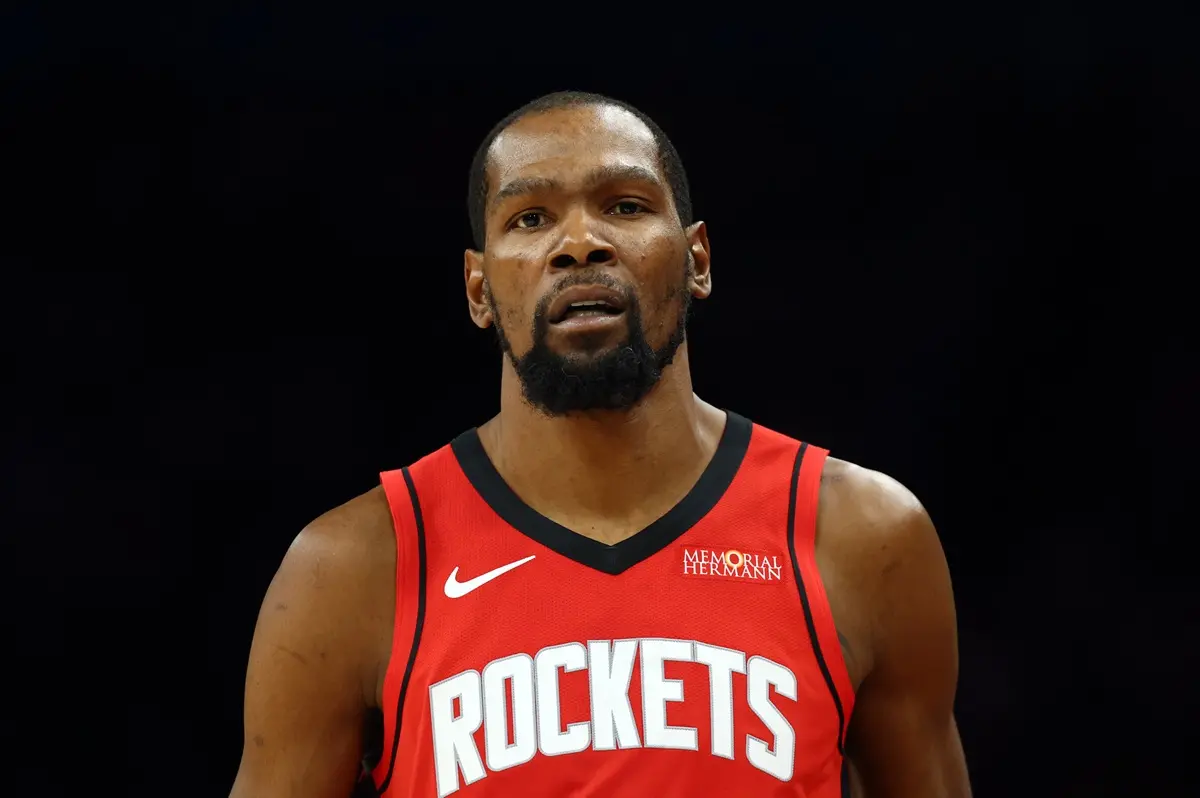 ▲休士頓火箭首輪G2賽事，「KD」杜蘭特（Kevin Durant）因膝部肌腱挫傷缺席G1後，已經獲準出戰對陣湖人的系列賽G2。（圖／路透／達志影像）