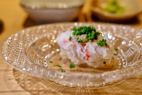 騰鮨不僅高檔壽司！搭割烹料理堆疊美味　日三大名蟹做壽司、蒸蛋