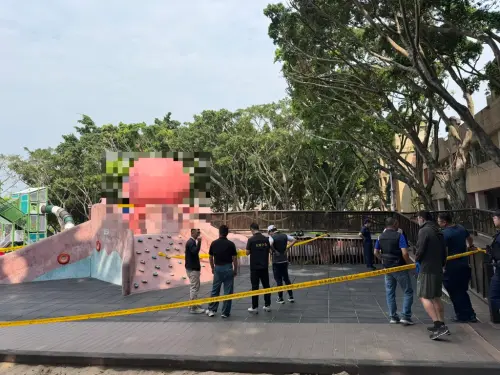 快訊／板橋溪北公園驚見血屍！男頸腹多處刀傷血染溜滑梯亡
