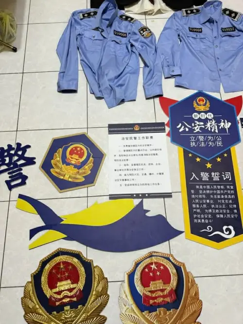 ▲集團不僅竄改來電顯示為中國地區派出所號碼，還精心布置仿真的檢警辦公場景，甚至透過AI視訊技術，假扮檢察官及公安人員與被害人「面對面」對話(圖/記者鄧力軍翻攝)