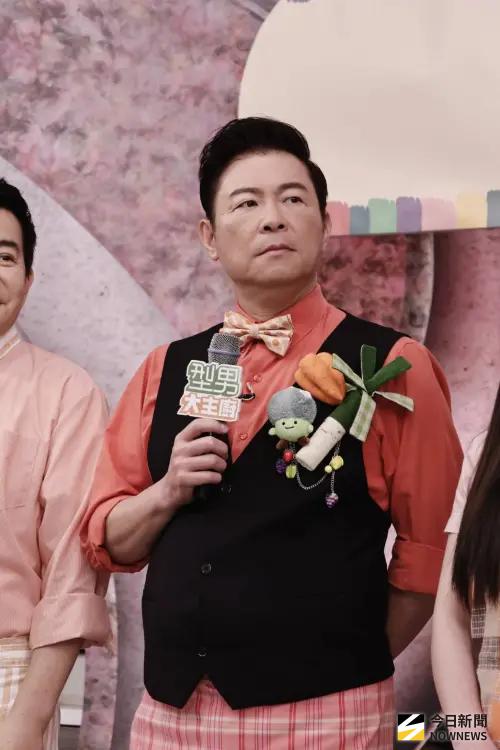 ▲曾國城（如圖）今現身似乎又瘦了，他透露先前體重約93公斤，現在差不多85公斤左右，短短十個月就瘦了約8公斤。（圖／記者吳翊緁攝影）