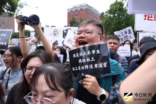 ▲對於社工訴求，衛福部表示，包括地方政府出養必要性評估等，會持續強化跨體系合作。（圖／記者朱永強攝）