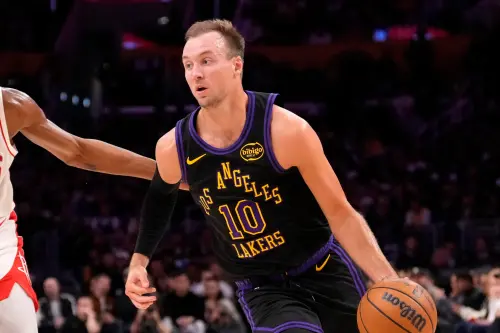 肯納德才是球迷心中MVP？不斷站出來投「超前分」！湖人全場瘋喊