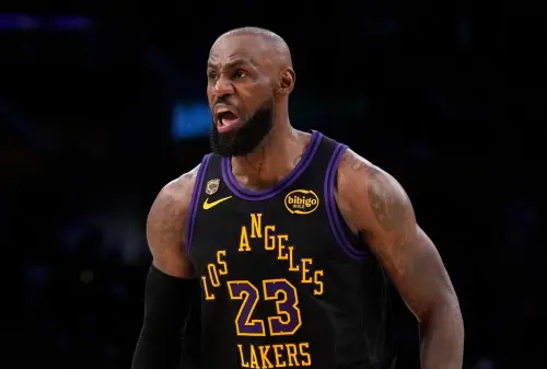 評論／詹姆斯把KD打出「老將感」！湖人被迫啃老　卻意外啃出心得