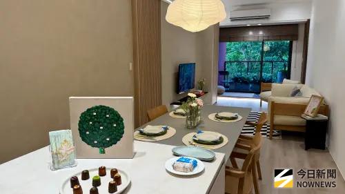 ▲「晨均渼山」基地緊鄰鳳山水庫，翠綠山景，是每天起床就在眼前的日常。（圖／記者陳美嘉攝）