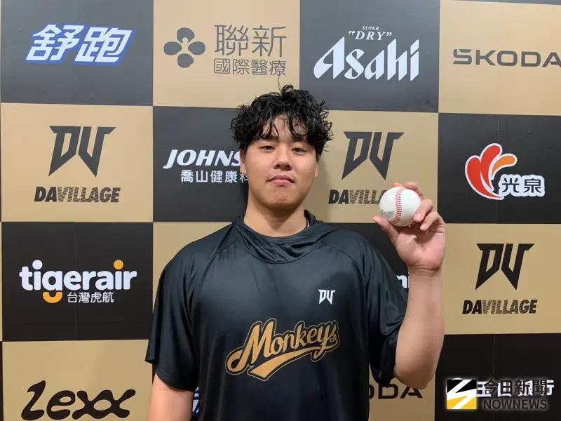 劉家翔等了4年終於奪生涯首勝！先發前只記得曾家輝說想吃海底撈