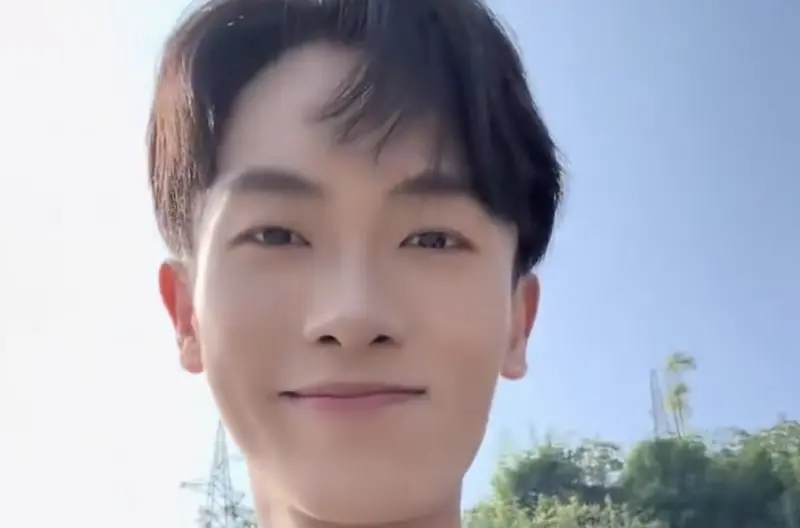 27歲男偶像愛熬夜腦中風！周墨185cm暴瘦剩40kg：人生被按暫停鍵