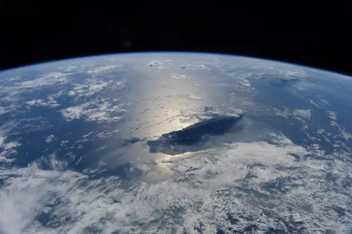 太空震撼直擊台灣！中央山脈變「最強斬颱利刀」：難怪颱風被切爛