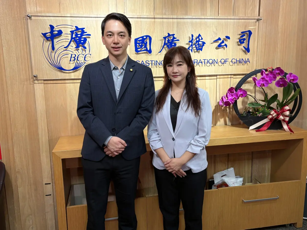 ▲國民黨發言人牛煦庭今證實，軍購條例可能往8000億。（圖／千秋萬事提供）