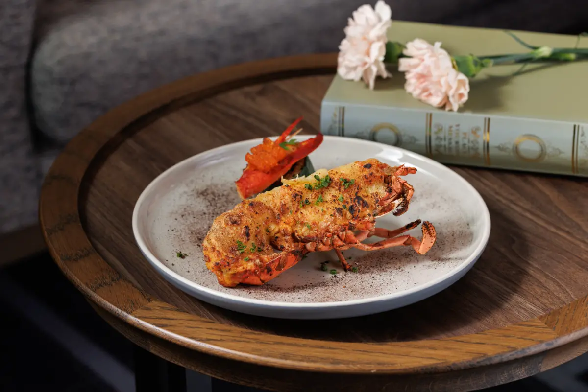 ▲迎接母親節，全台有5家飯店的吃到飽餐廳都額外加碼送上龍蝦，圖為「JR東日本飯店台北」的buffet，母親節週末午、晚餐時段，將加碼送上「一品龍蝦料理」。（圖／JR東日本飯店台北提供）