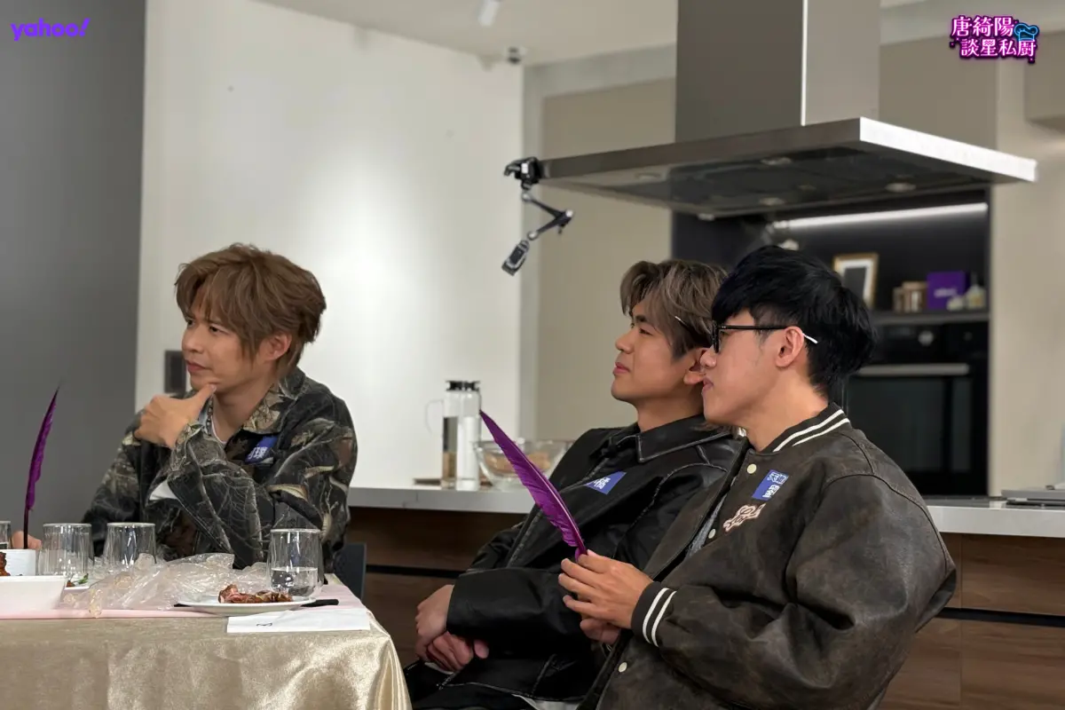 ▲八三夭阿璞（左）與蔡黃汝交往多年，雙魚座的他被唐綺陽點名今年結婚、生子的運勢很旺，開玩笑說：「若目前沒有結婚或懷孕計畫，安全措施要做好。」（圖／Yahoo唐綺陽談星私廚提供）