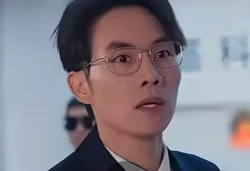 短劇霸總張小磊回老家種田！認了因AI沒戲拍　粉絲嘆：總裁變農夫