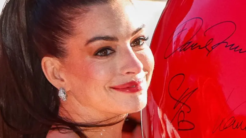 安海瑟薇《PRADA惡魔2》宣傳完拍《麻雀變公主3》？製作方回應了