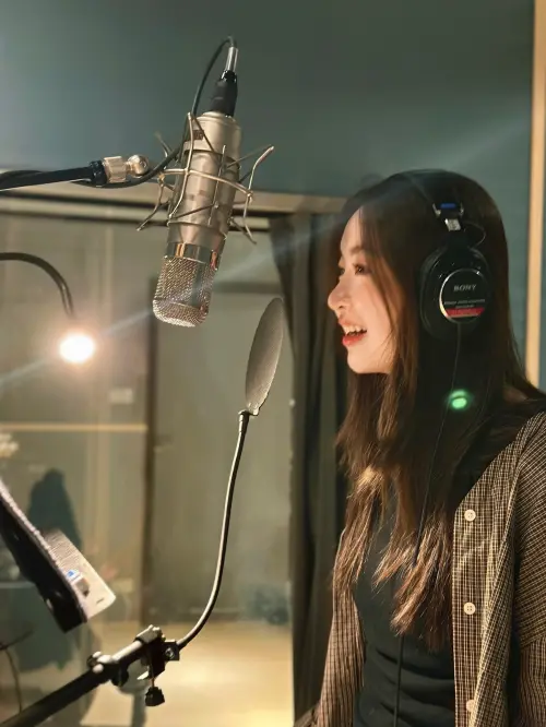 ▲馬愷伶（如圖）因自創曲〈台大的垃圾〉走紅，近而出道，近期她入選Spotify RADAR新勢力名單。 (圖／嵐澄創藝提供)