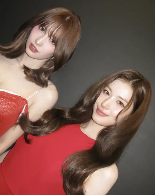 ▲SANA（右）是PRADA代言人、MOMO（左）代言的Miu Miu也是跟PRADA同一集團體系。（圖／IG＠momo）