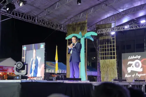 ▲台南市長黃偉哲於阿克蘭手工產業貿易展上祝賀阿克蘭省建省70週年。(圖／南市府提供)