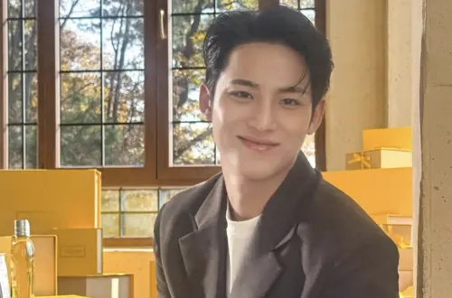 ▲玟奎成為SEVENTEEN後賺超多，曾被父母五億零用錢。（圖／IG@min9yu_k）