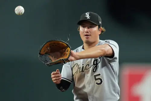 影／村上宗隆極限飛撲美技震驚全美　白襪迷暴動：直接給終身合約
