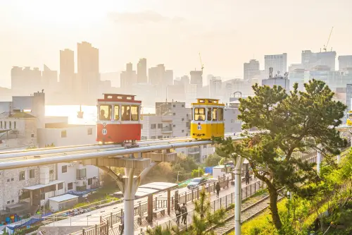 ▲雄獅旅遊也參加台中旅展，推出各系列優惠行程，其中台中飛釜山最低1萬6千元有找。（圖／雄獅旅遊提供）