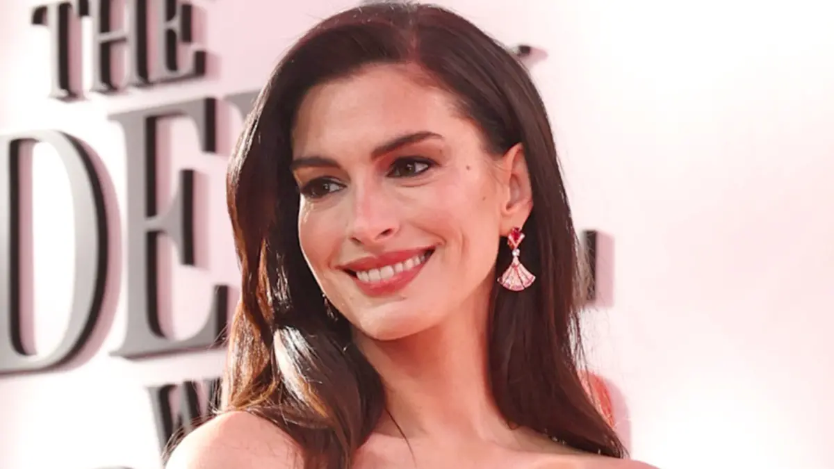 ▲安海瑟薇自爆大改《穿著PRADA的惡魔2》女主角「小安」的人設，直言若不改動劇本就不接演。（圖／二十世紀影業提供）