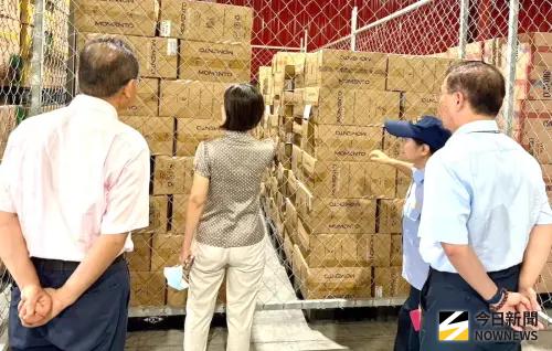 ▲關務署高雄關呼籲業者應正確通報進儲之貨品的貨名與規格，以免因涉通報不實違規而受罰。(圖／記者黃守作攝)