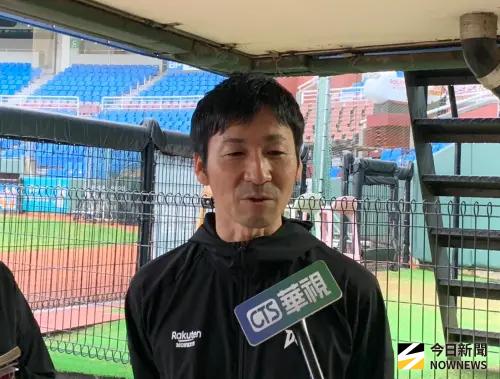 ▲樂天桃猿領隊野原武人表示，19歲投手李育朋發生無照酒駕事件是不可原諒的，做出開除的懲處。（圖／記者陳柏翰攝,2026.4.24）