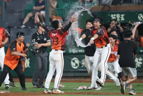 魔鷹本季第3轟成空包彈！陳聖平再見「野選」　統一7：6氣走台鋼