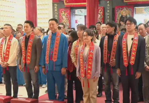 被鎖定參選後首同框！沈伯洋、蔣萬安伴蕭美琴參拜互動曝光