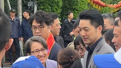 沈伯洋戰北市？蔣萬安首度同框不緊張　反問「王世堅有來嗎？」