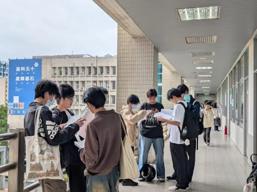 統測首日登場　測驗中心：近900人缺考、上午未見重大違規