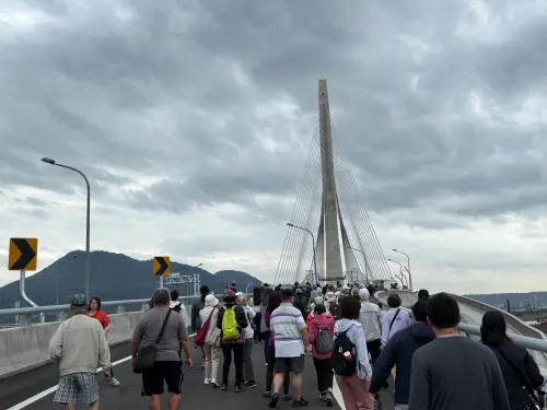 今開放到13:00！淡江大橋健行活動　直擊人海塞爆橋面：搶看這1處