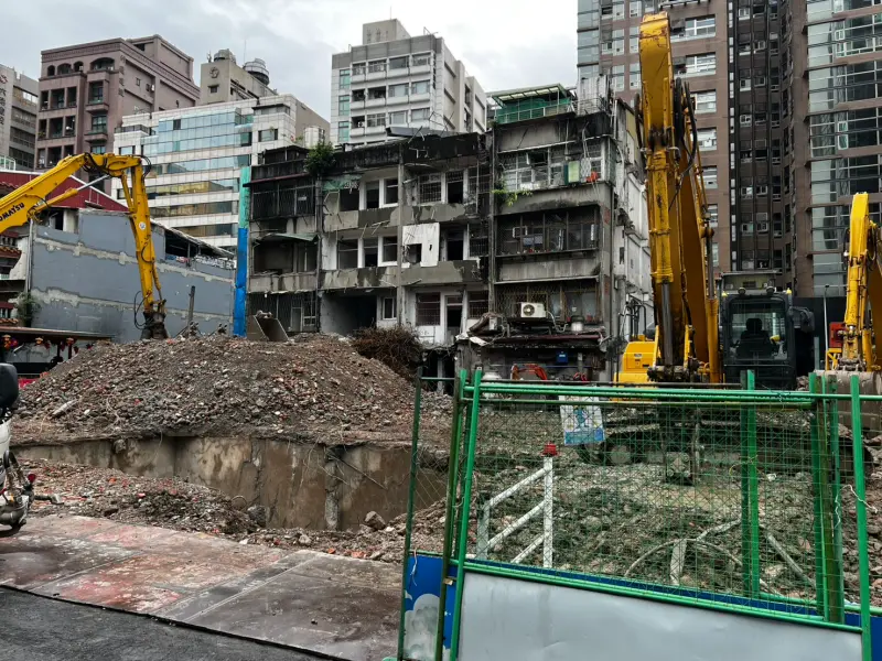 ▲告別不定時炸彈！全台 30 年以上老屋逾 500 萬戶，建築安全專家戴雲發示警，挺過 921 沒倒不代表結構安全。針對海砂屋、紅黃單等 5 類危樓，應以結構安全為重盡速拆除重建。（示意圖／記者張勵德攝）